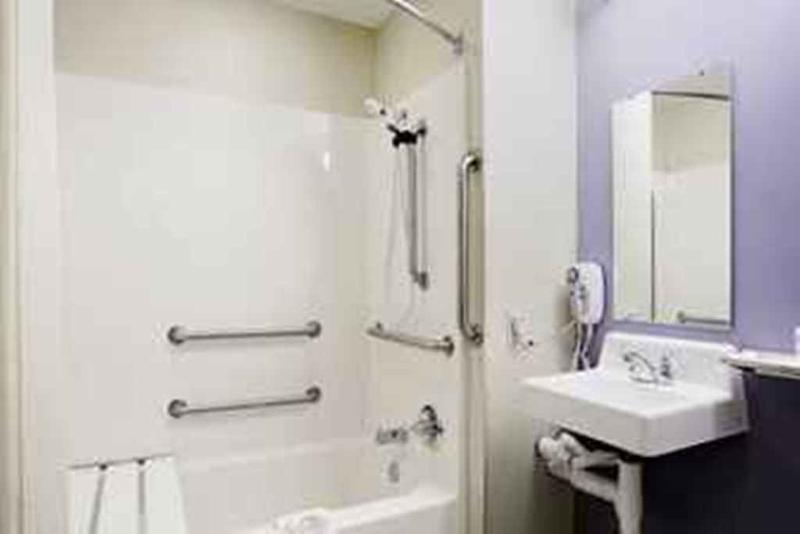 Microtel Inn & Suites Baton Rouge Room photo